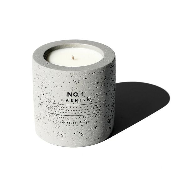 Neutral & earthy candle